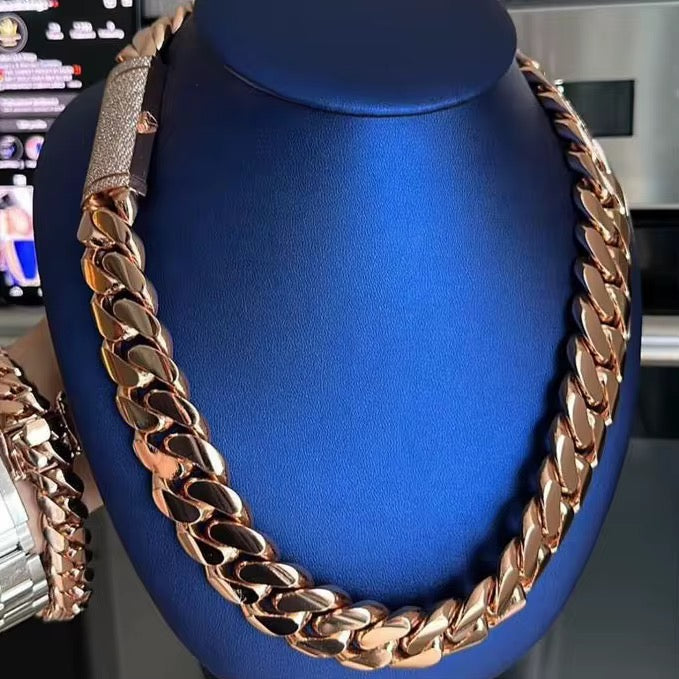 Cuban Link Diamond Clasp Gold Chain Cuban